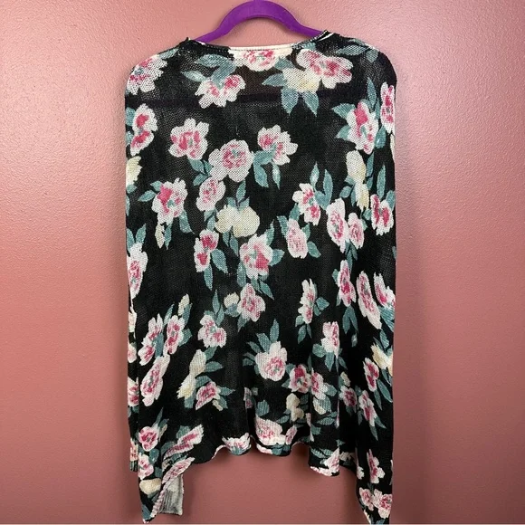 Mumu Mellow Bonfire Sweater in Monet Size Large Black with Pink Flower - Picture 5 of 8